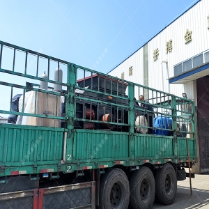 2PG1500x800大型直連式液壓對(duì)輥破碎制砂機(jī)發(fā)貨圖片
