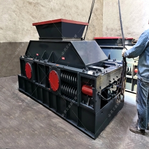 單臺2PG800x600中型對輥破碎機(jī)發(fā)貨 破碎石英砂
