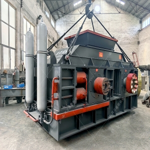1000x700型半自動對輥破碎制砂機發(fā)貨