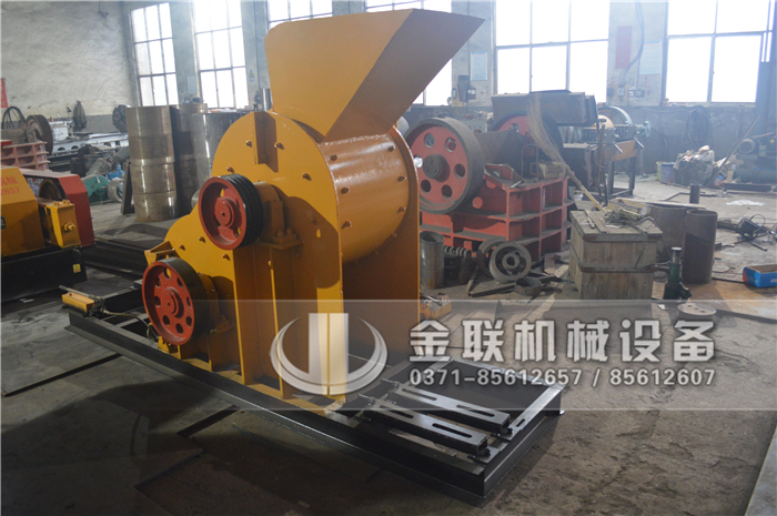 選購碎煤機(jī)用哪種機(jī)械設(shè)備好，有哪些顯著的優(yōu)勢？